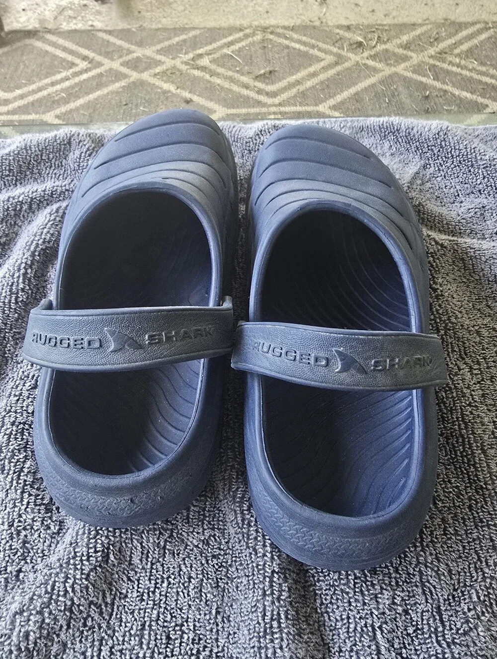 Child Size 3 Blue Foam Clog Crocs Lightweight Comfort Rugged Shark Shoes EUC